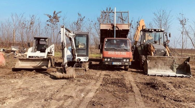 Inchiriez excavator